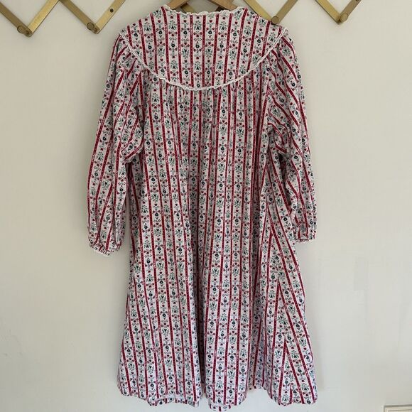 Lanz of Salzburg Nightgown Size Large? XL? ? Granny Hearts Flowers Sleep Cottage - Picture 8 of 9